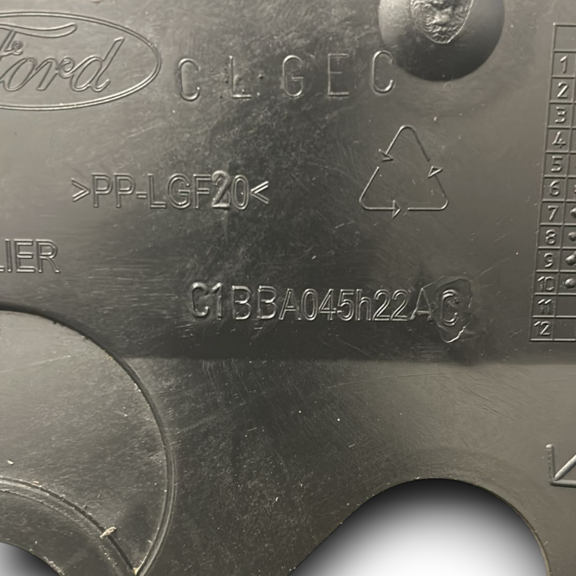 Painel interno de volta direita para Ford Fiesta VI COD: C1BBBA045H22AC (2008> 2017)