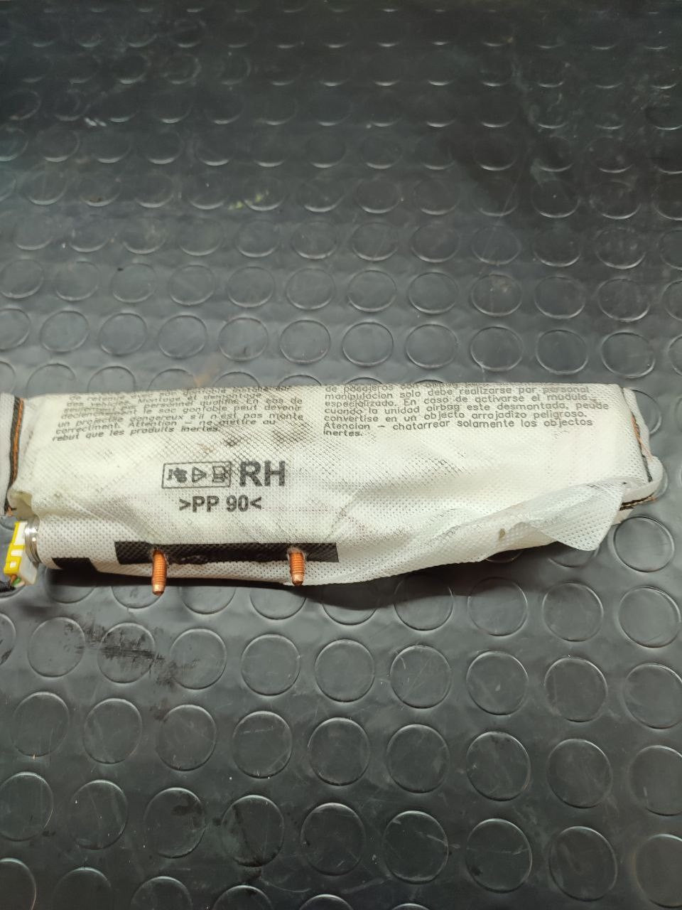 Airbag Sedile anteriore destro Volkswagen Touran III cod: 631194400 - F&amp;P CRASH SRLS - Ricambi Usati