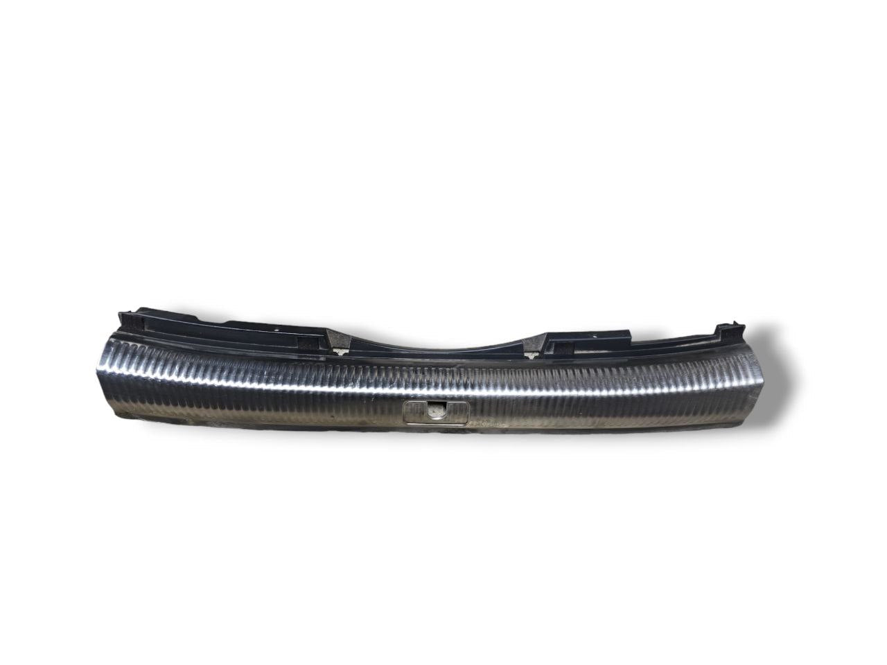 Batticofano Audi A4 B9 (2015>) Cod : 8W9864513 - F&P CRASH SRLS - Ricambi Usati