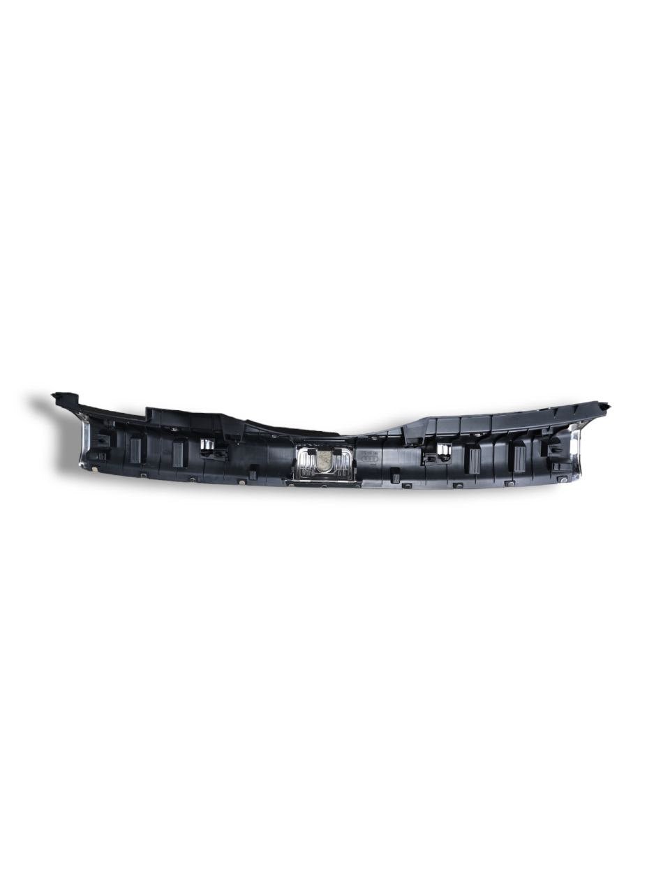 Batticofano Audi A4 B9 (2015>) Cod : 8W9864513 - F&P CRASH SRLS - Ricambi Usati