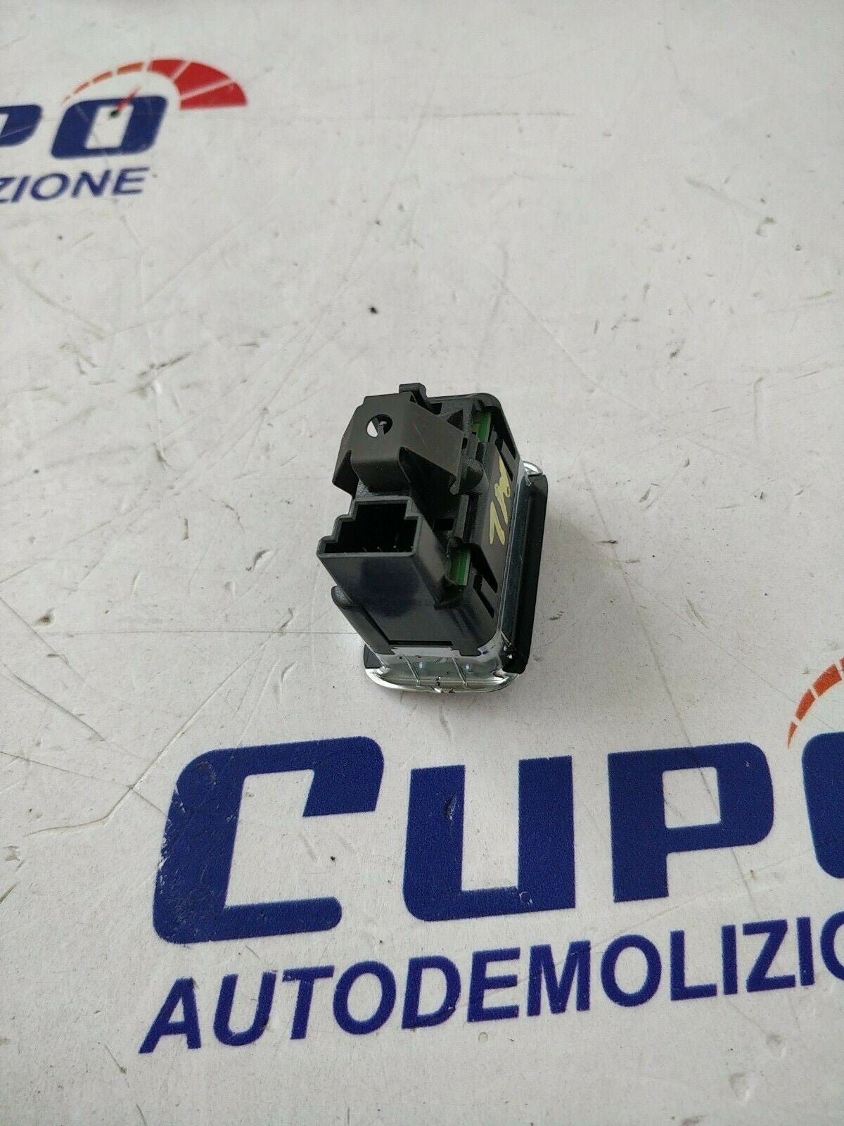 Comando Interruttore Alzavetro Mercedes Classe A/B/C/E/Ml/Gl A2049058102 - F&P CRASH SRLS - Ricambi Usati