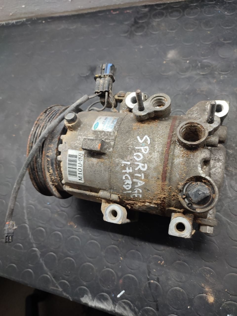 Compressore clima Kia Sportage ( III - 2015 ) 1.7 crdi cod dx9fa10 - F&P CRASH SRLS - Ricambi Usati