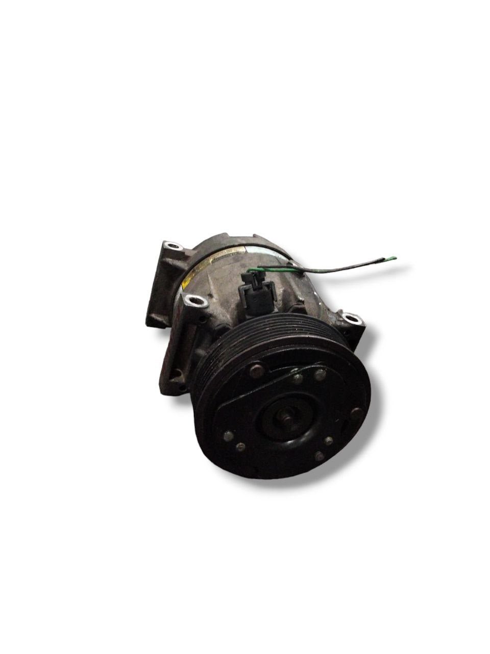 Compressore Clima Renault Trafic / master 1.6 diesel (2014>) cod.8200200671 - F&P CRASH SRLS - Ricambi Usati