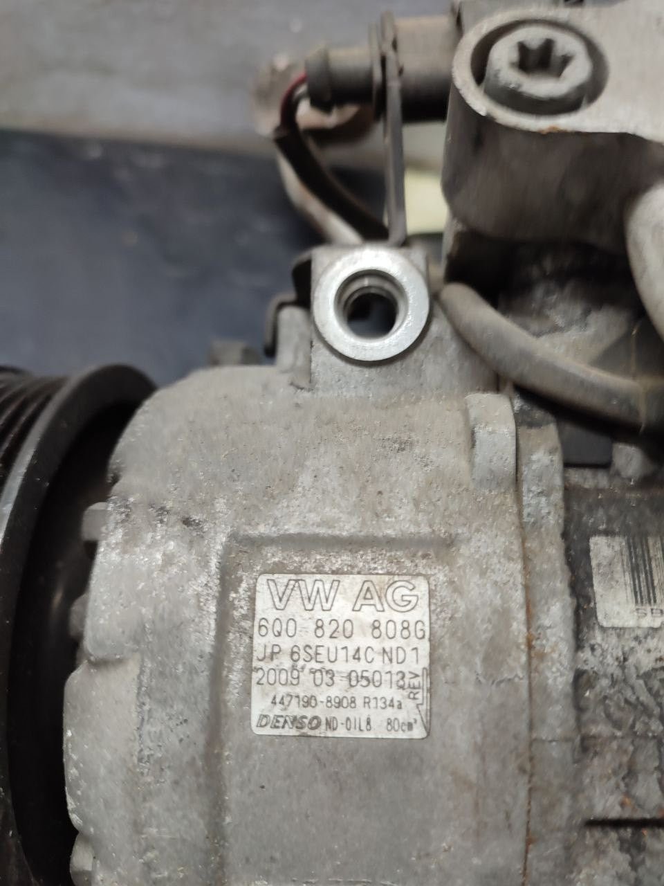 Compressore clima Volkswagen Polo ( 5n ) 2005 cod 6q0820808d - F&P CRASH SRLS - Ricambi Usati