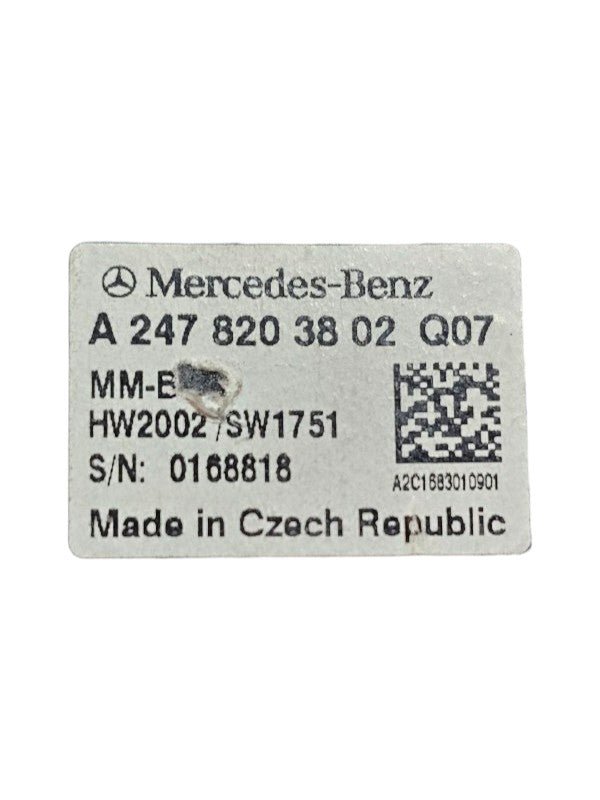 Connettore/Presa USB Mercedes Classe B W247 Cod:A2478203802 (2019 - >) - F&P CRASH SRLS - Ricambi Usati