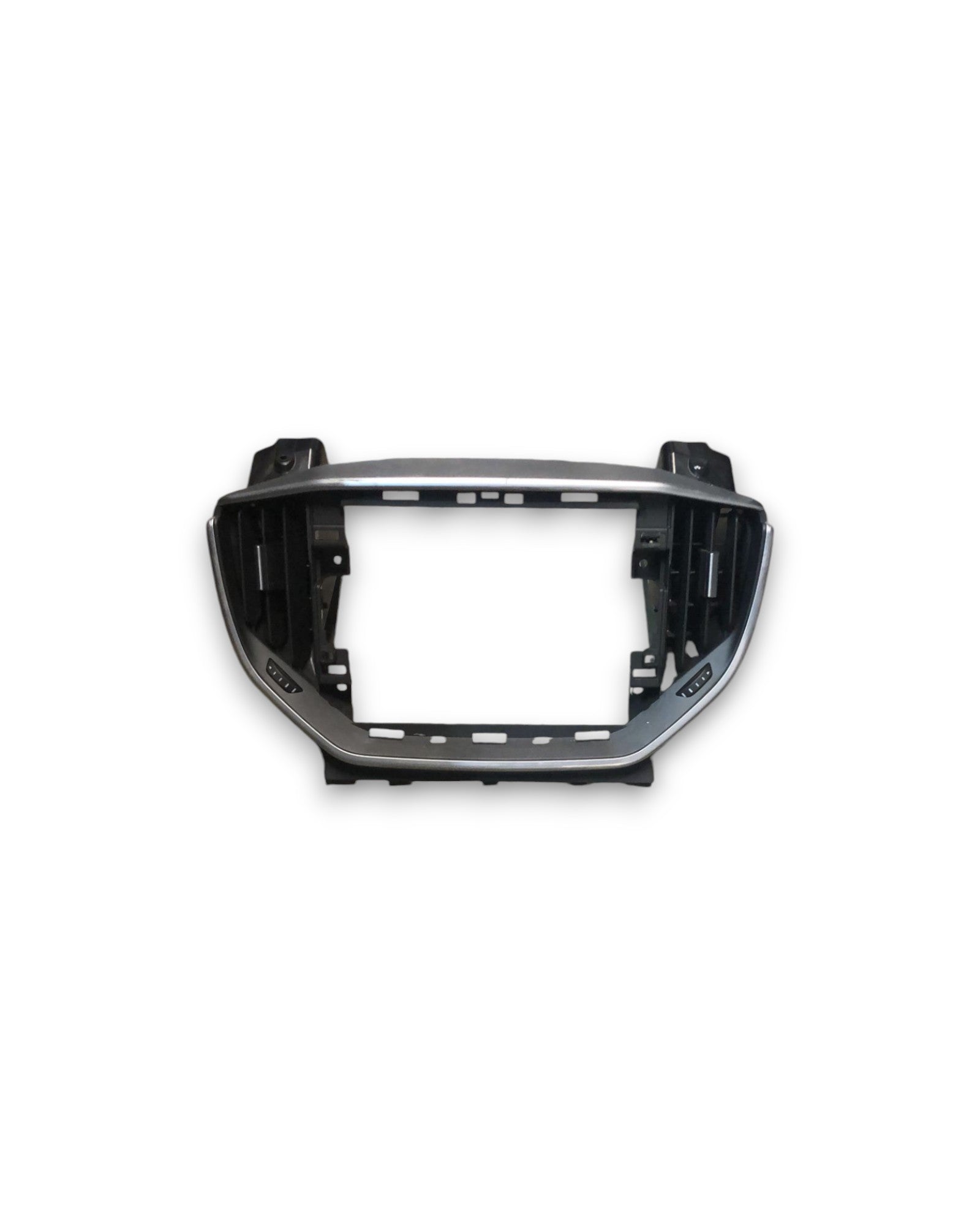 Cornice AutoRadio + Bocchette Aria Centrali Maserati Ghibli (2013 > 2024) cod:6700190600 - F&P CRASH SRLS - Ricambi Usati