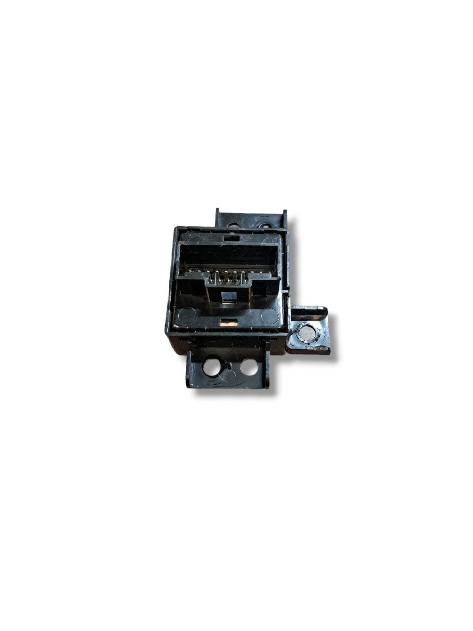 Interruttore Sensori Di Parcheggio Kia Sportage SL (2010-2016) COD:93600-3U020 - F&P CRASH SRLS - Ricambi Usati