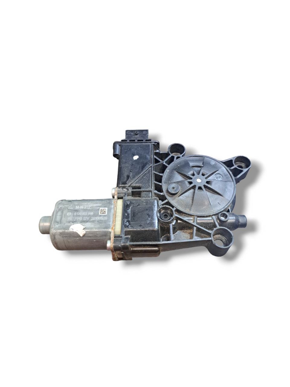 Motorino alzavetro Anteriore Destro (dx) Alfa Romeo Stelvio (2017>) COD:0130822068 - F&P CRASH SRLS - Ricambi Usati