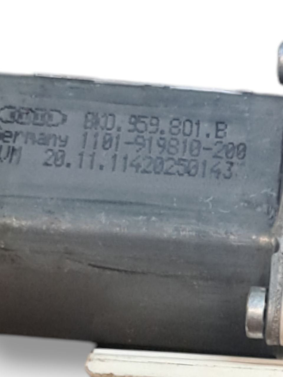 Motorino alzavetro anteriore sinistro (sx) Audi A4 B8 / Q5 / Q3 (2010) COD:8K0959801B - F&P CRASH SRLS - Ricambi Usati