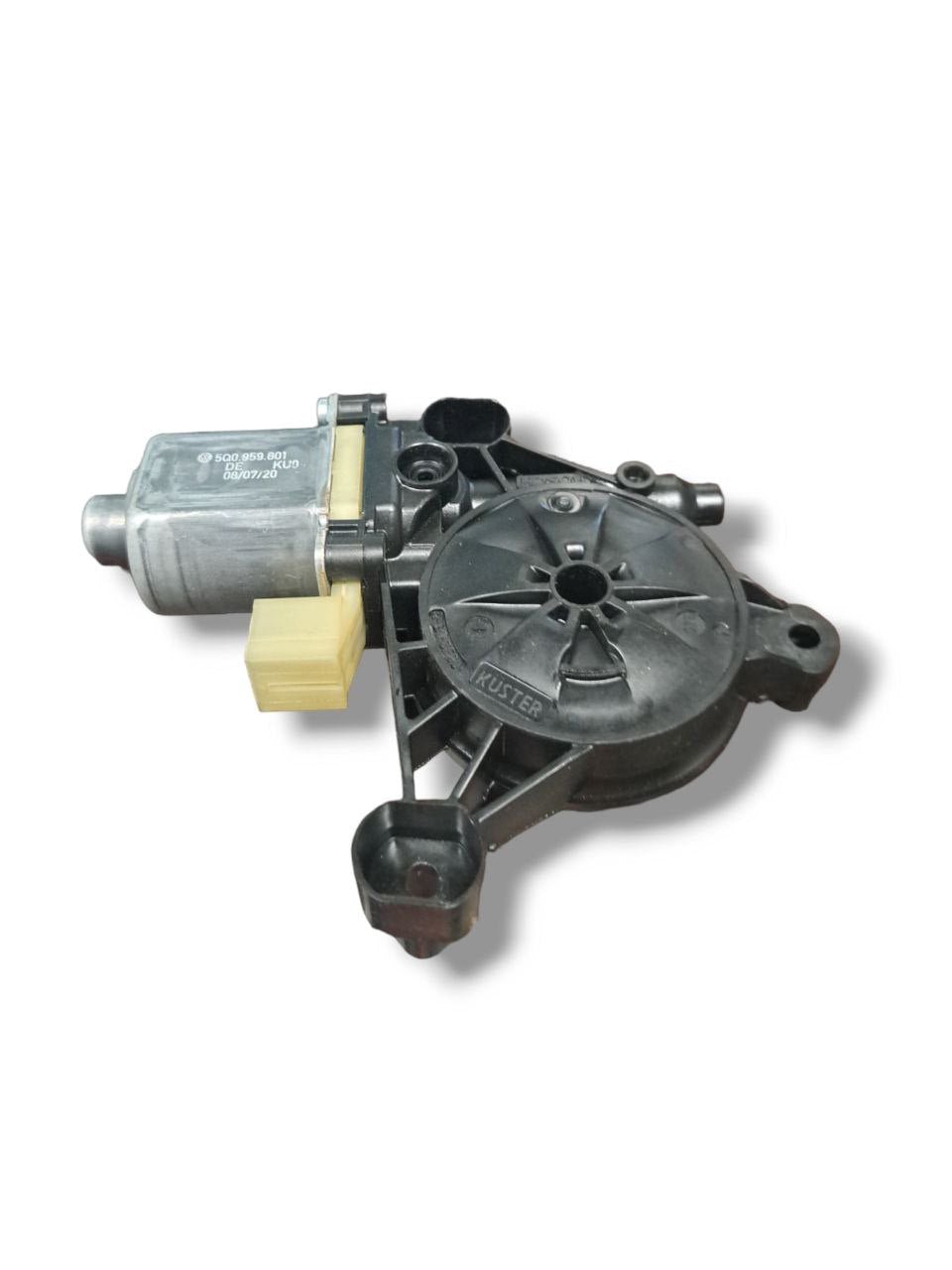 Motorino alzavetro posteriore sinistro (sx) Audi Q3 (2018&gt;) COD:5Q0959801 - F&amp;P CRASH SRLS - Ricambi Usati