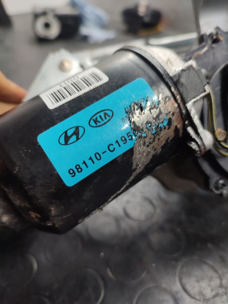 Motorino tergicristallo anteriore Kia Rio ( IV - 2018 ) cod 91110-C1950 - F&P CRASH SRLS - Ricambi Usati
