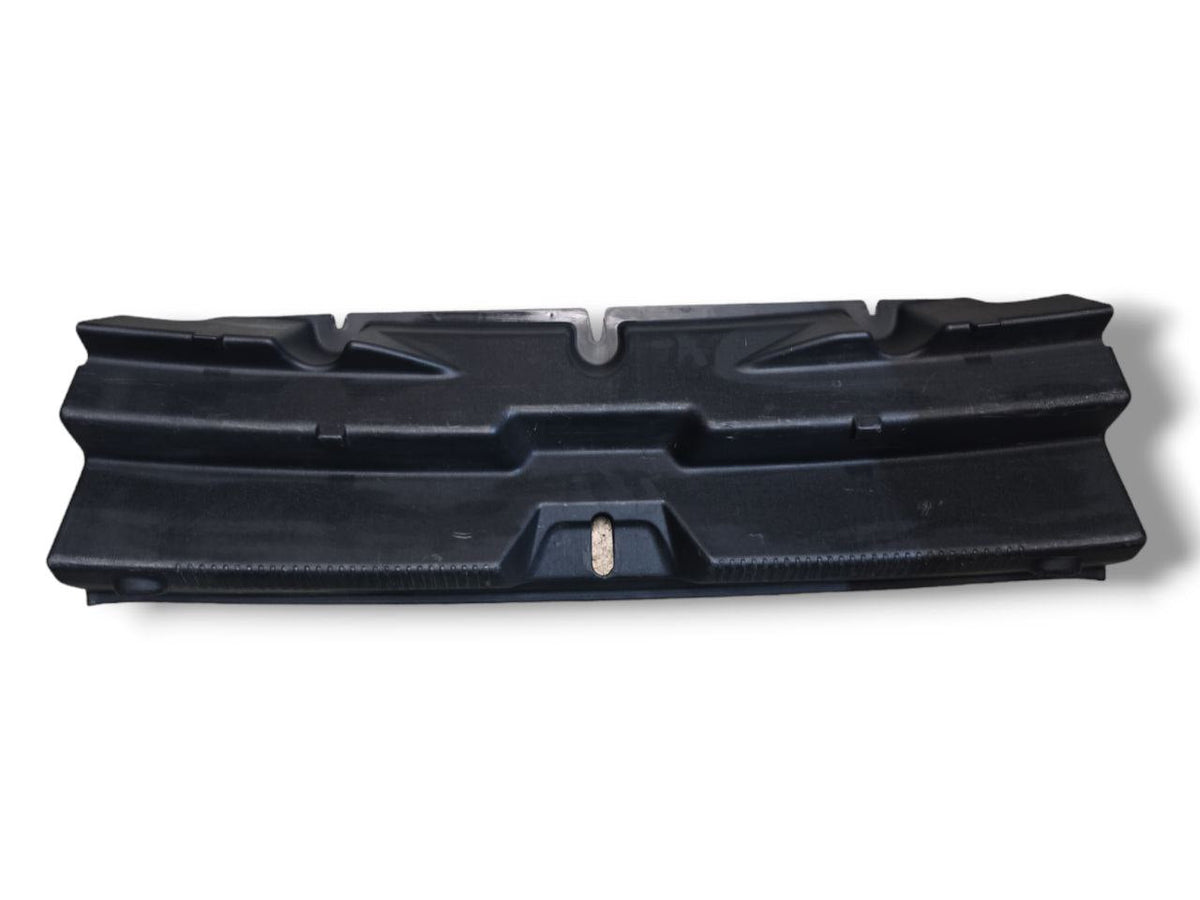 Rivestimento / Modanatura Interno Cofano Posteriore Jaguar XE ( 2015 &gt; ) Cod : GX73 - 406A64 - A - F&amp;P CRASH SRLS - Ricambi Usati