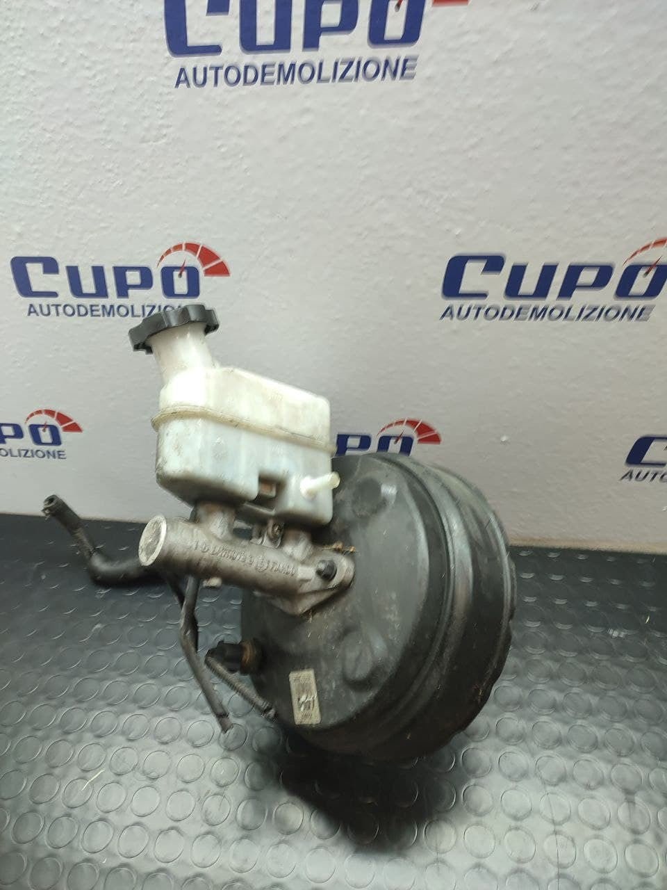 Servofreno Hyundai Tucson 2004 cod 58500 - 2e450 - F&P CRASH SRLS - Ricambi Usati