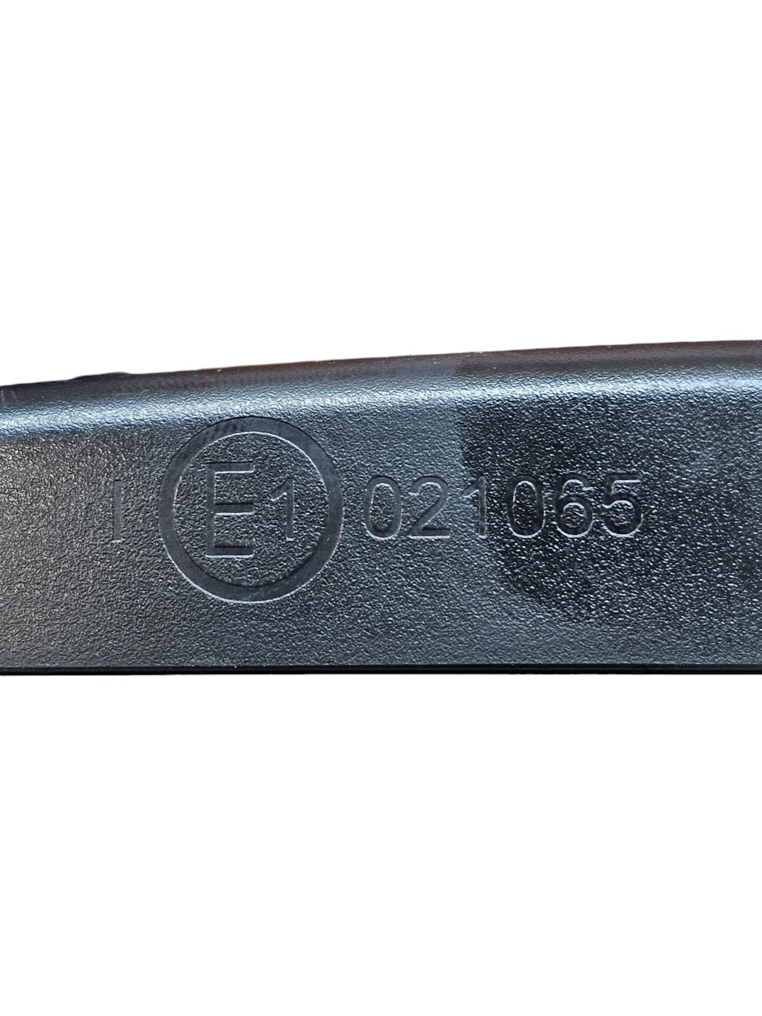 Specchietto Interno Retrovisore Centrale Seat Ibiza IV (2008 - 2017) Cod:E1021065 - F&P CRASH SRLS - Ricambi Usati