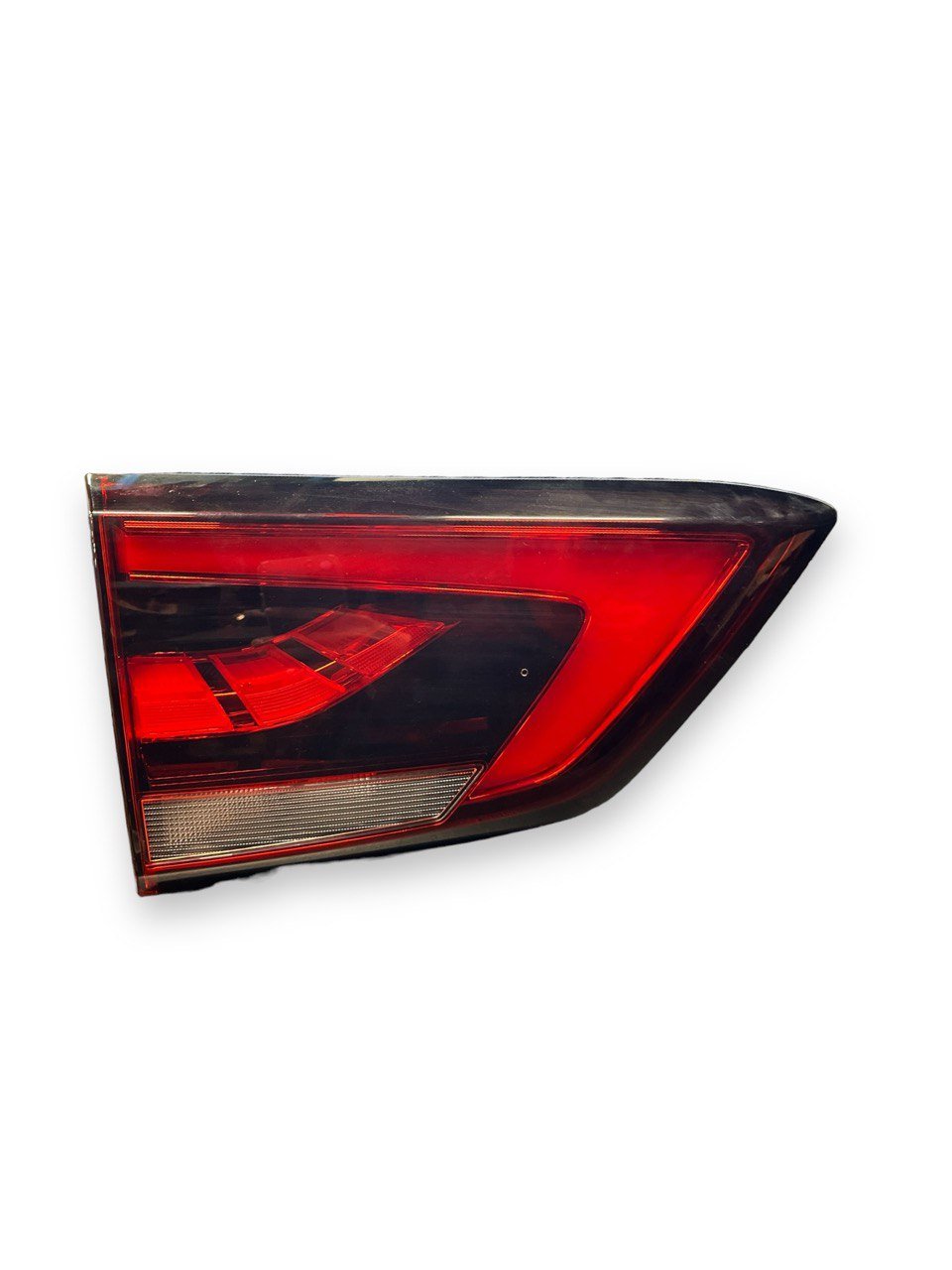 Stop / Fanale posteriore interno sinistro (sx) Led MG ZS EV (2017&gt;) cod: ZS11661192 - F&amp;P CRASH SRLS - Ricambi Usati
